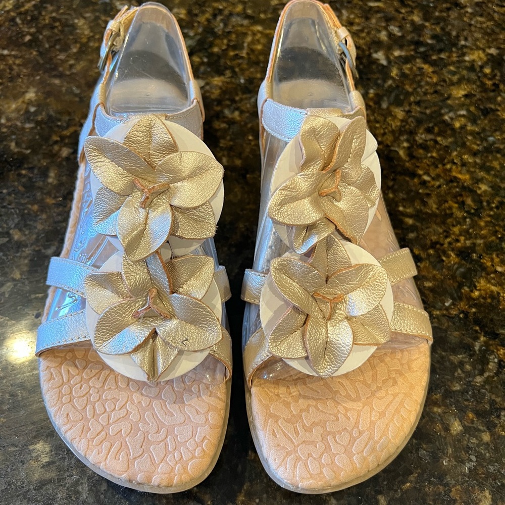 BOC Gold, Leather Floral Sandles